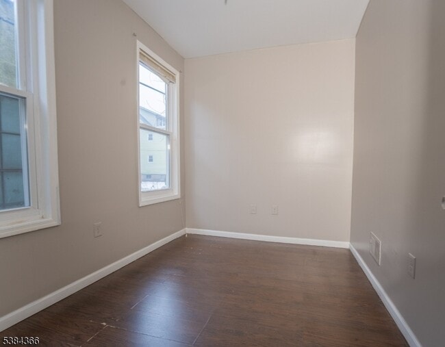 Building Photo - 296 N Clinton St