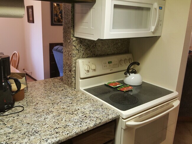 Building Photo - 1058 Fontmore Rd