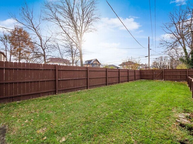 Building Photo - 561 Kimball Pl