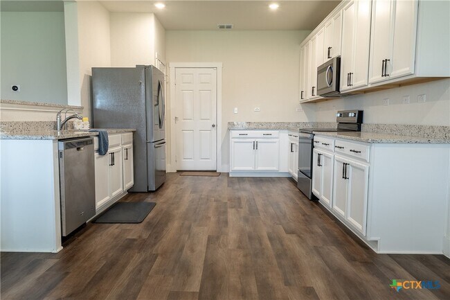 Building Photo - 804 Sweetgrass