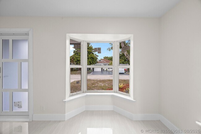 Building Photo - 5664 Boynton Crescent