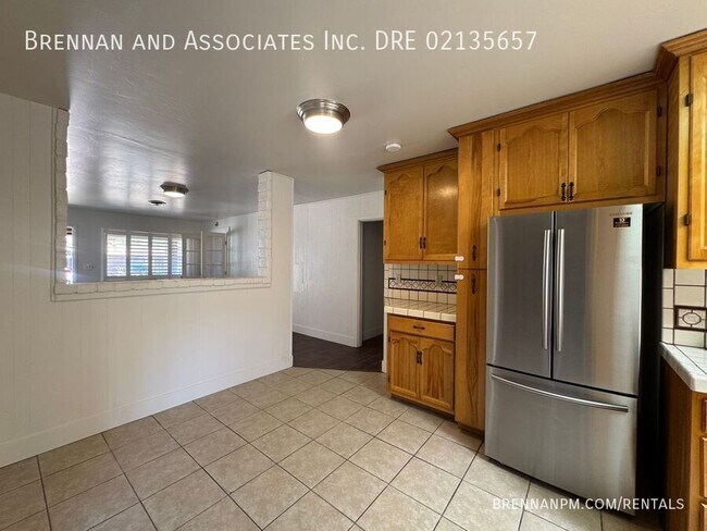 Building Photo - 9125 Heatherdale St
