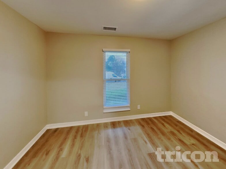 Building Photo - 622 Meadowview Dr