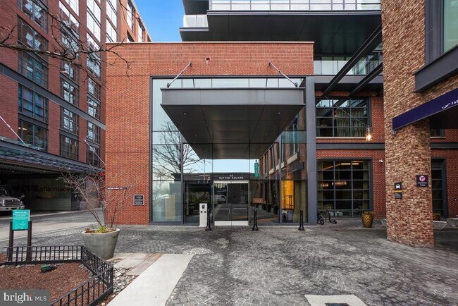 Building Photo - 45 Sutton Square SW