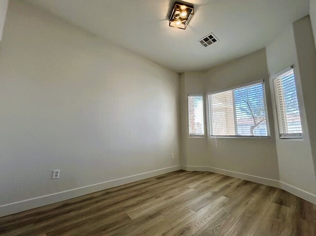 Building Photo - 2112 Fred Brown Dr