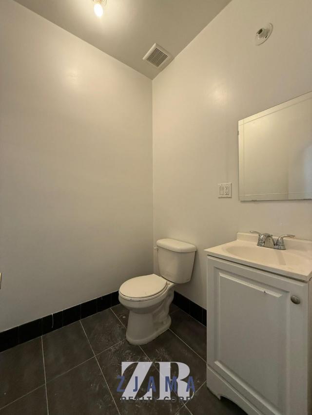 Building Photo - 1 bedroom in Brooklyn NY 11226