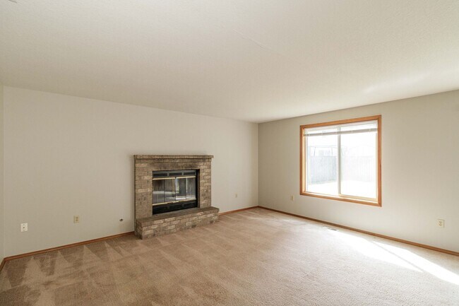 Building Photo - Spacious 4 Bedroom Home | 2,116 SF | Great Room with Fireplace | Fenced Backyard & 2-Car Garage