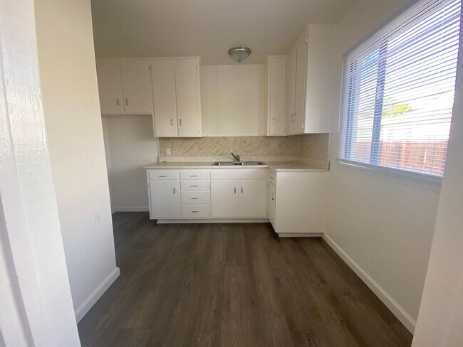 Building Photo - 2245 Granada Ave