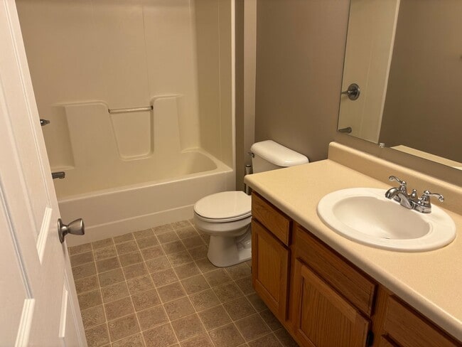 Building Photo - Knapps Corner Townhome available now. Forest Hills Schools