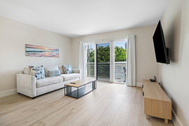 Building Photo - 550 Bayshore Dr