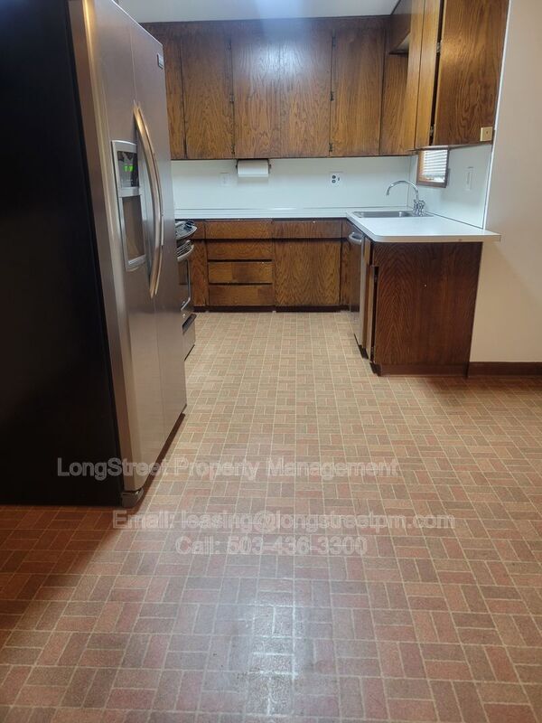 Building Photo - 14625 NE Knott Ct