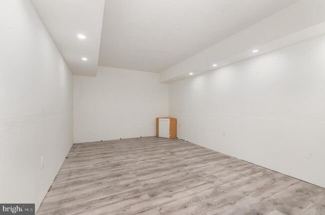 Building Photo - 45 Danbury Dr