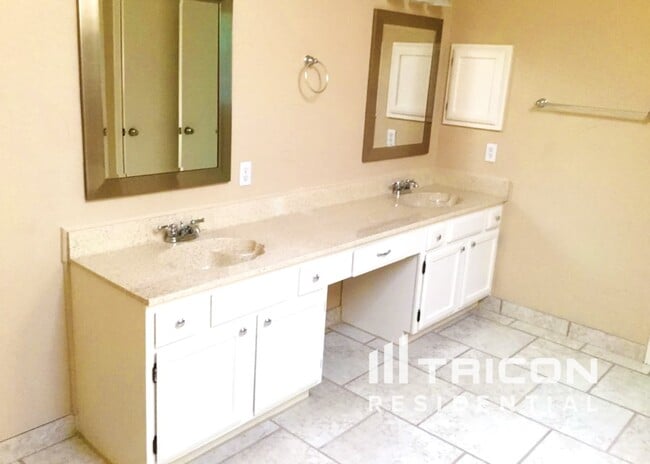 Building Photo - 609 Rifleman Trail
