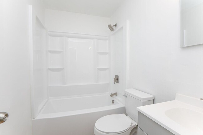 Building Photo - 9544 20th Bay St