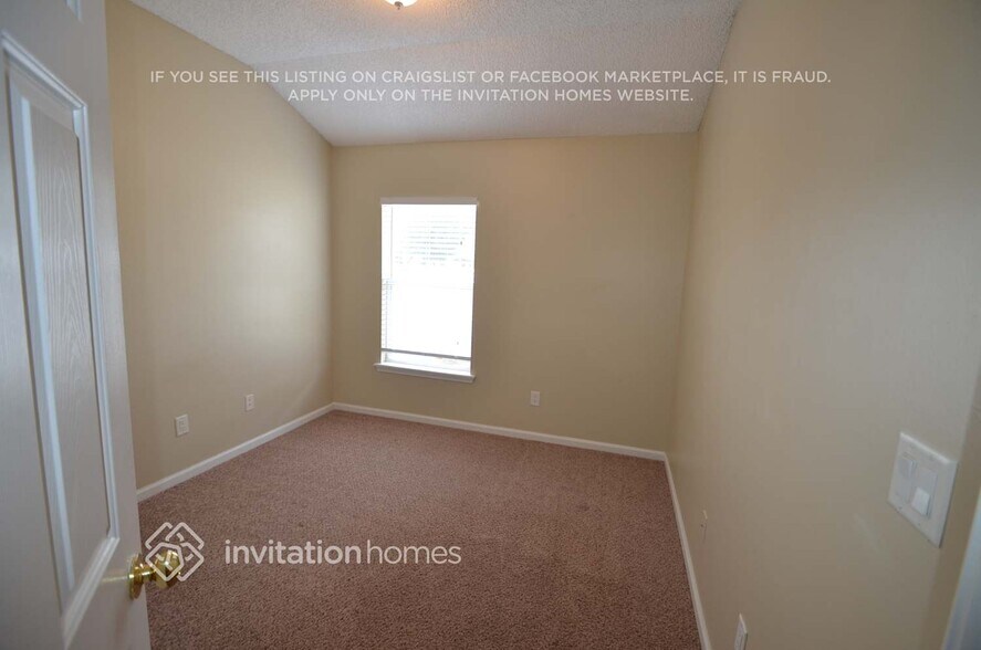 Building Photo - 3044 Southhall Ct