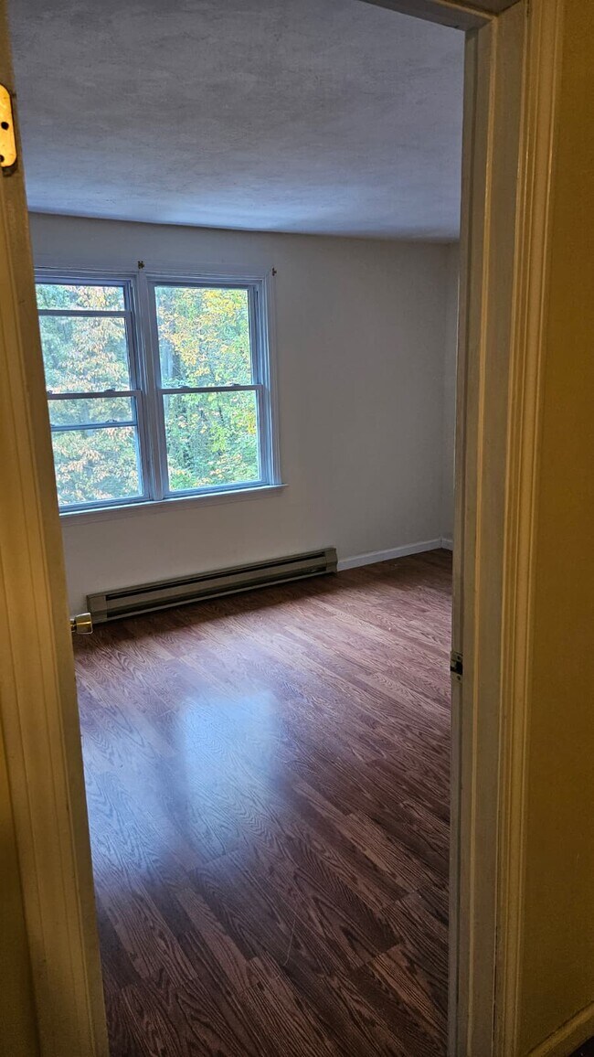 Building Photo - 165 Alice St