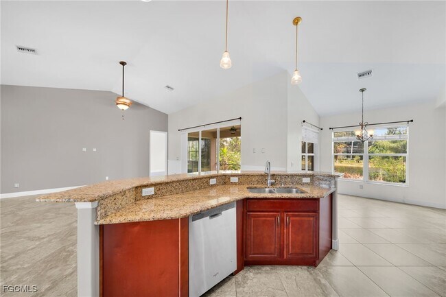 Building Photo - 3326 SW 8th St