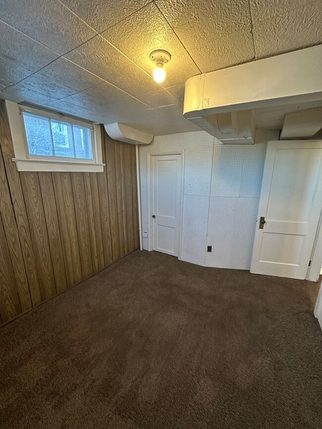 Building Photo - 2224 9th Ave