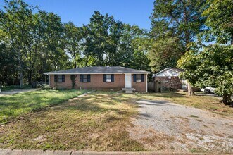 Building Photo - 4432-4434 Central Valley Dr