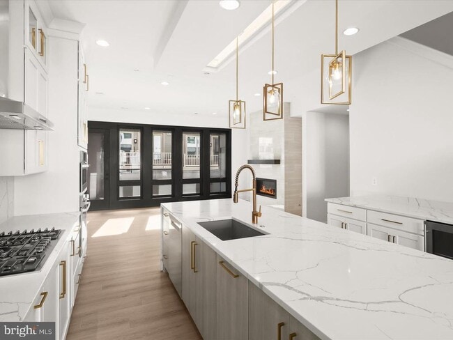 Building Photo - 14920 Dispatch St