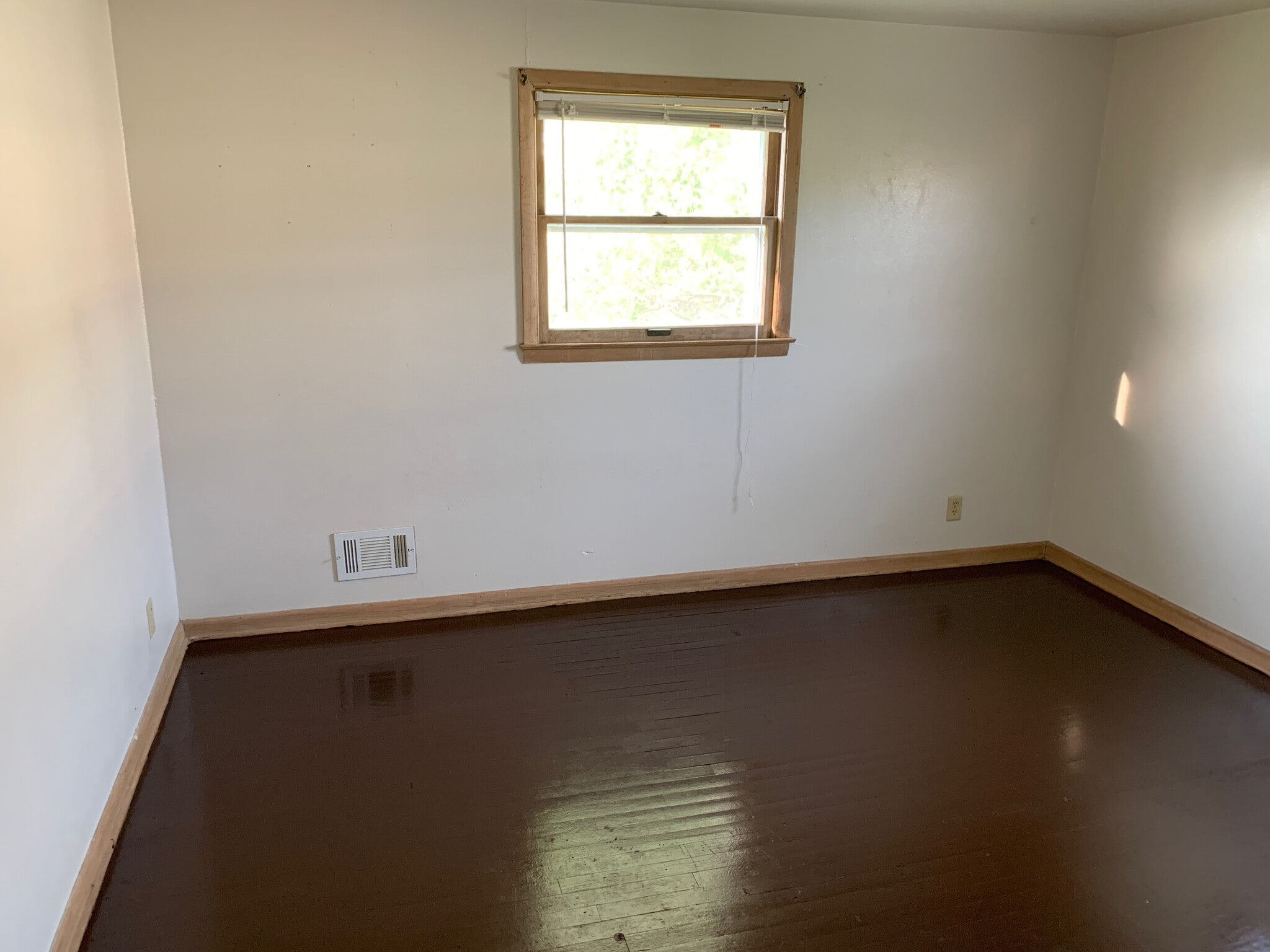 Building Photo - 9015 W Bender Ave