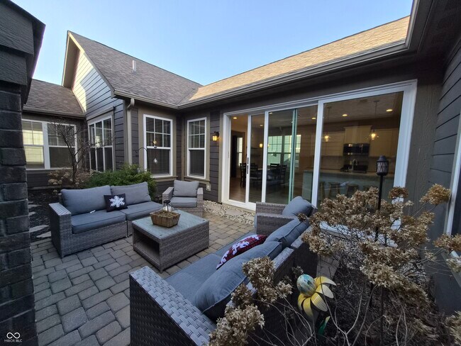 Building Photo - 14221 James Dean Dr