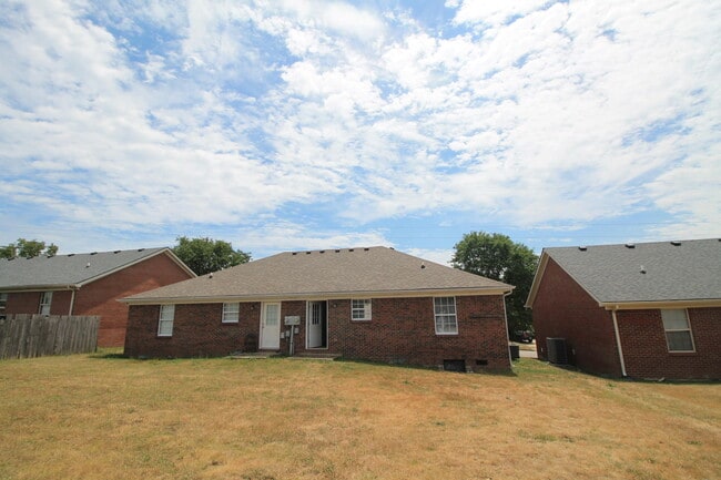 Building Photo - 213 Homestead Dr