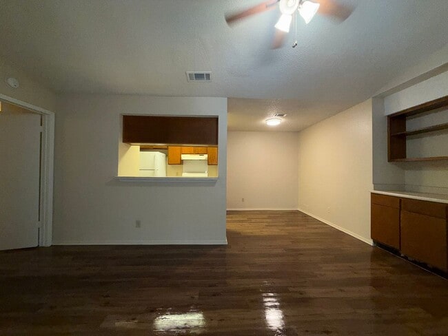 Building Photo - 12812 Tomanet Trail