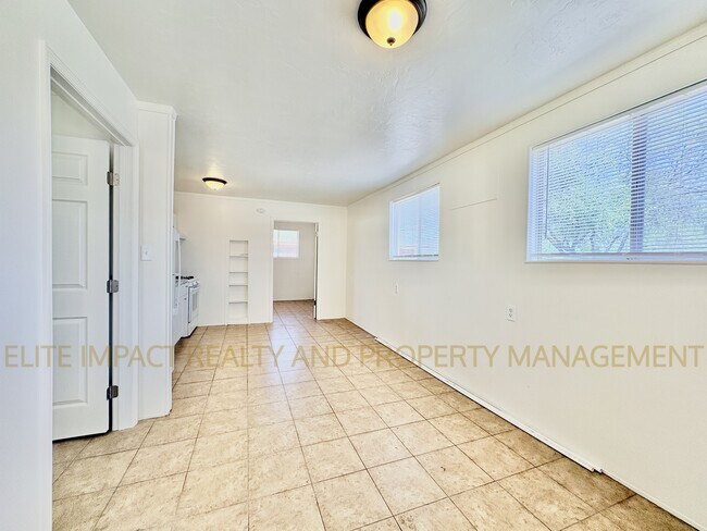 Building Photo - 2466 N Treat Ave