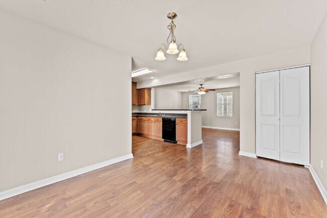 Building Photo - 220 Trestle Tree