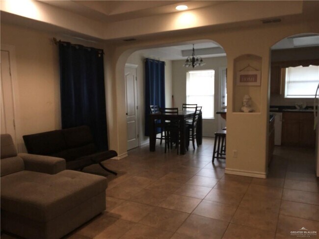 Building Photo - 17 Parkplace Ave