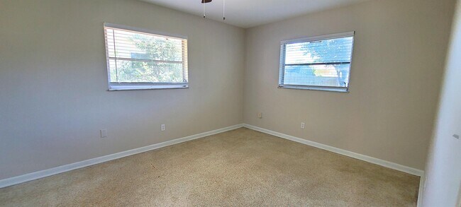 Building Photo - 1512 Picardy Cir
