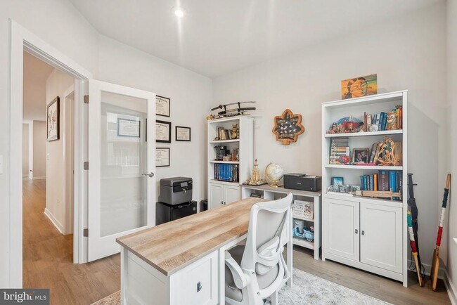 Building Photo - 4610 Olivine Dr