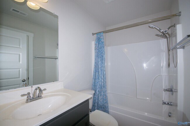 Building Photo - 28 Silky Oak Cir SW