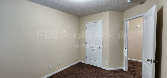 Building Photo - 6864 Mountain Cir