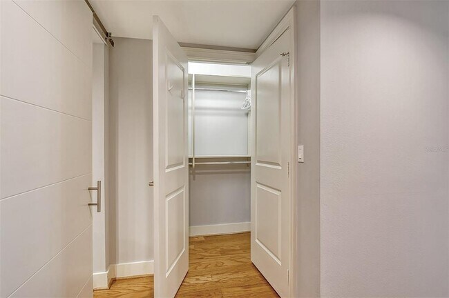 Building Photo - 1350 Main St