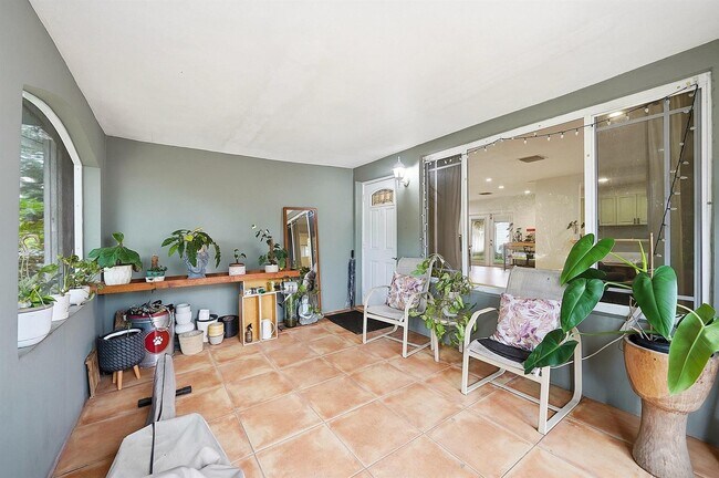 Building Photo - North 31st Avenue, Hollywood, FL 33021 - 3 BR 2 BA house