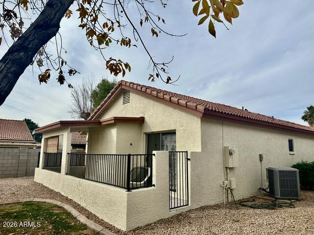 Building Photo - 1120 N Val Vista Dr