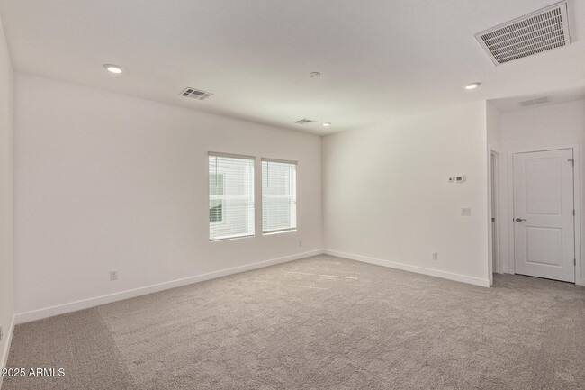 Building Photo - 1564 N Pueblo Dr