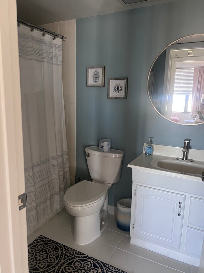 Building Photo - 255 Dolphin Point