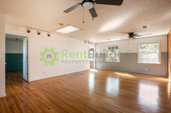 Building Photo - CALL US TODAY AT (505) 808-6467 TO SCHEDULE A CONVENIENT SHOWING