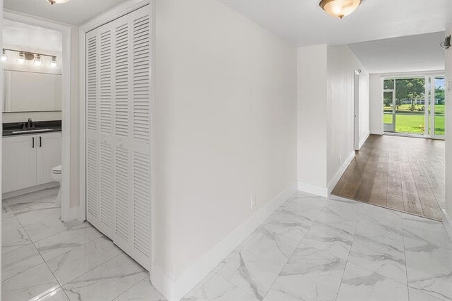 Building Photo - 2691 S Course Dr