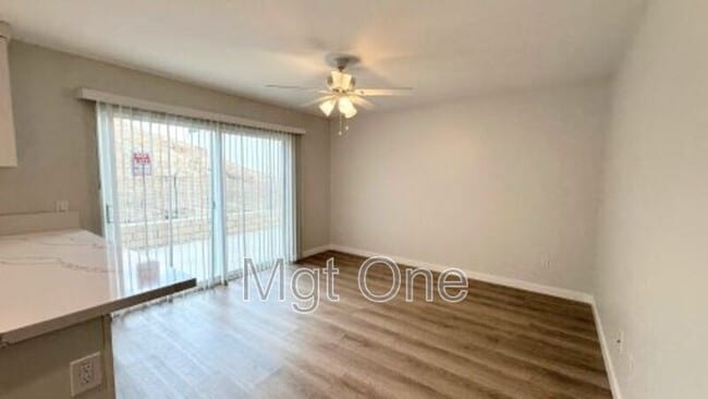Building Photo - 1022 Blossom Hill Dr