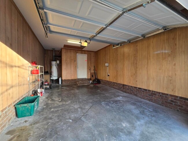 Building Photo - 901 Tristan St