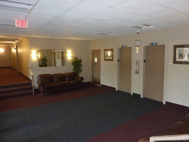 Building Photo - 35 Park Ave