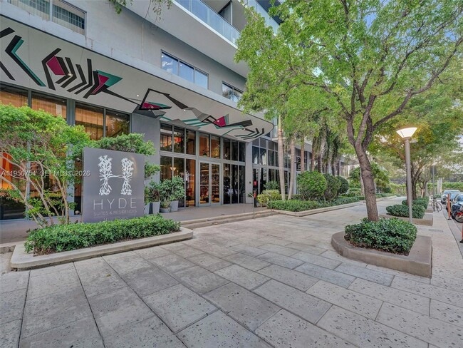 Building Photo - 121 NE 34th St