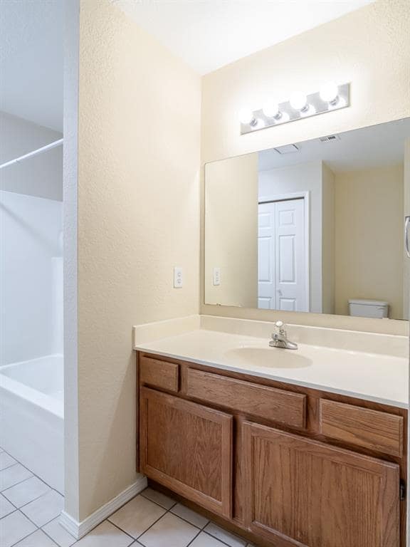 Building Photo - 13 Holly Dr