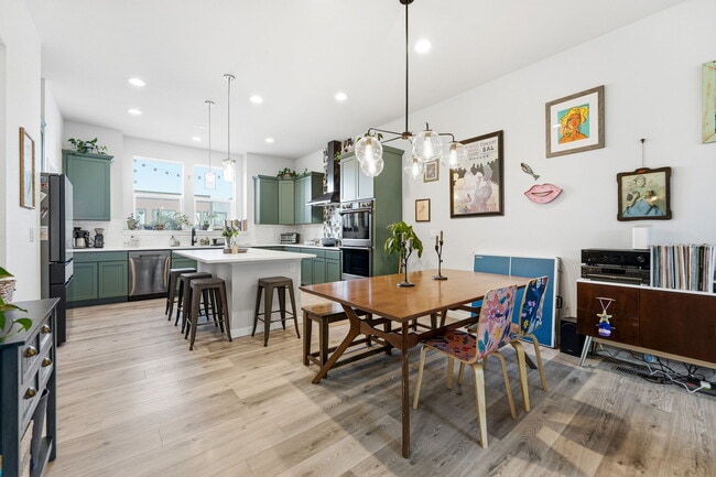 Building Photo - 2272 Old Rail Wy