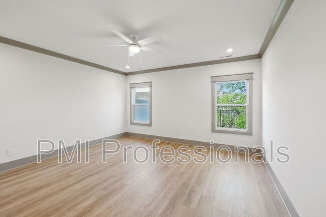 Building Photo - 3407 John Richards Dr