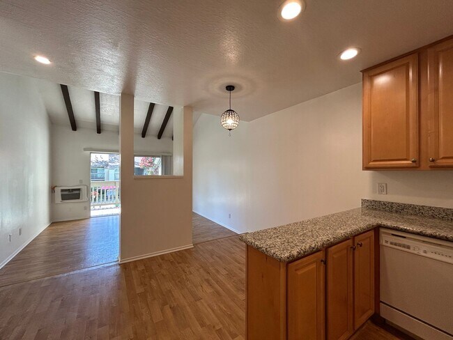 Building Photo - Bright & Updated 1BR Condo in Prime Walnut Creek Location – Vaulted Ceilings & Pool Access!